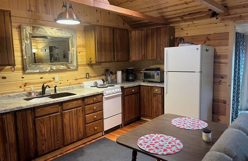 Solon Township Cabina | Fishing Shack