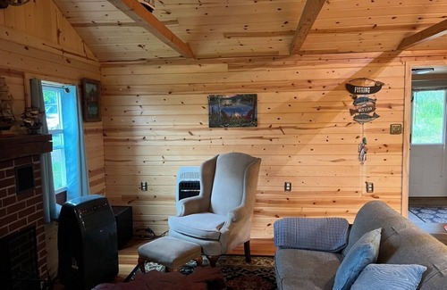 Solon Township Cabina | Fishing Shack