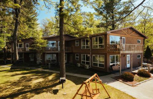 Mayfield Casa | Fishing-Spider Lake-Pontoon Rental-Family Friendly