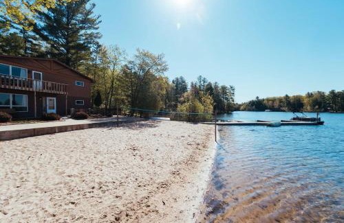 Mayfield Casa | Fishing-Spider Lake-Pontoon Rental-Family Friendly