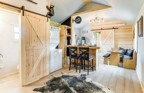 Dubois Cabina | Fishing & Views: 'River Paradise' in Dubois!