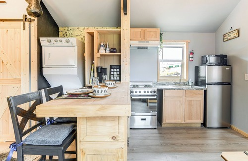 Dubois Cabina | Fishing & Views: 'River Paradise' in Dubois!