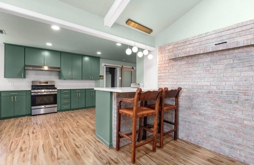 Brenham Casa | Fit for a Queen