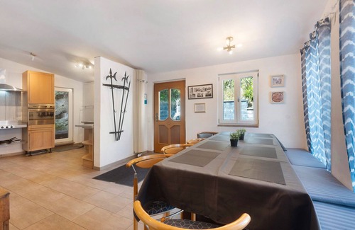 Neuerburg Casa | Alojamiento para trabajadores 'Alte Münze' con 3 dormitorios, 3 baños y aparcamiento