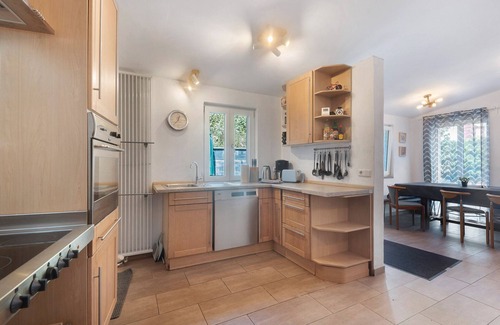 Neuerburg Casa | Alojamiento para trabajadores 'Alte Münze' con 3 dormitorios, 3 baños y aparcamiento