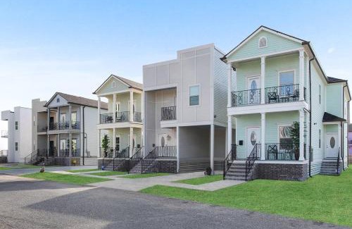 Tulane - Gravier Casa | FIVE Bathrooms with FIVE Bedrooms and Stylish