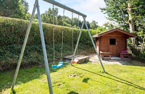 Farvang Casa | Five-Bedroom Holiday home in Fårvang 1