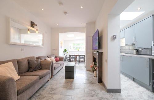 Horfield Casa | Five bedroom house in Douglas road