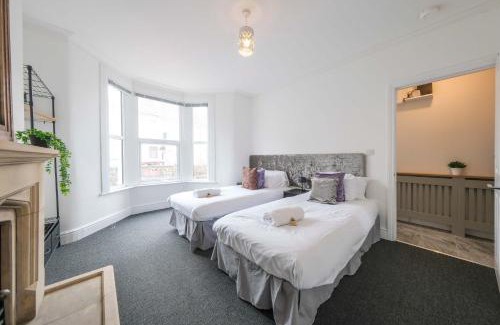 Horfield Casa | Five bedroom house in Douglas road