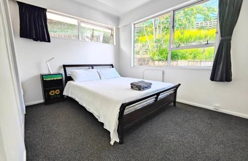 Johnsonville Apartamento | five bedrooms and two living rooms property in Johnsonville Wellington