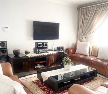 Bloubergstrand Casa | Five bedrooms holiday home