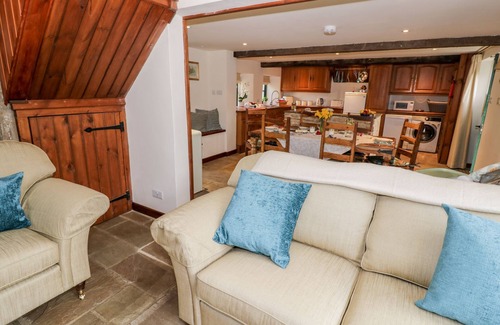Elkstone Cabaña | Five Mile House Barn, CIRENCESTER