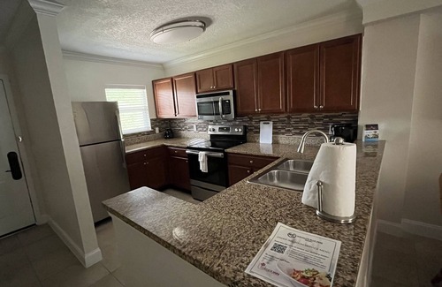 Florida Central Atlantic Coast Villa | Five minutes from disney world! perfect for family sleeps up to 5-6 with balcony