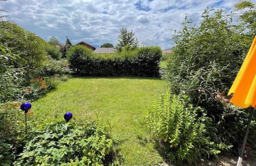 Feldwies Apartamento | Five minutes' walk from the lake, 3-room apartment with garden