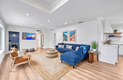 Saint Armands Key Casa | Five Palms Indulge in a Stunning Lido Key Retreat with Private Pool, Firepit, and Steps to the Beach