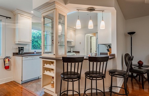 Historic Old Town Casa | Five Point Cottage, Now Dog Friendly!