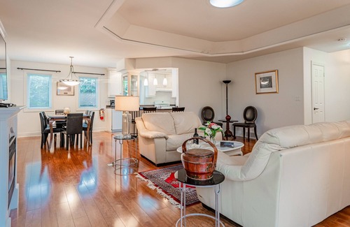 Historic Old Town Casa | Five Point Cottage, Now Dog Friendly!