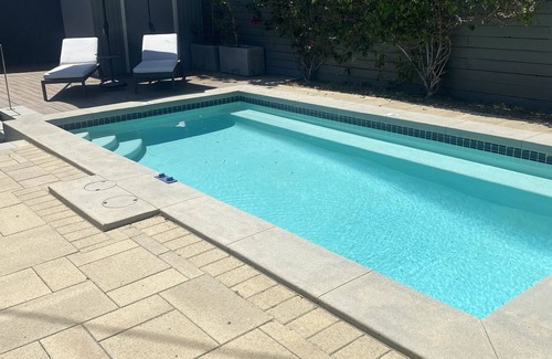 Mid-Wilshire Casa | Five Star Designer Decorated Contemporary Guest House With Pool