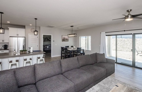 Lake Havasu City Casa | Five Star Family and Pet Friendly Retreat Near Windsor Beach