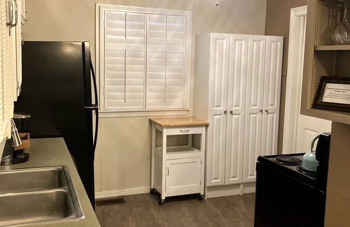 Central Oklahoma City Casa | Propiedad de cinco estrellas Okc! 3 camas con una ubicación céntrica / para invitados fuera de casa y Vrbo