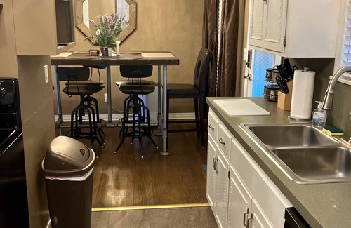 Central Oklahoma City Casa | Propiedad de cinco estrellas Okc! 3 camas con una ubicación céntrica / para invitados fuera de casa y Vrbo
