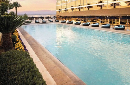 Las Vegas Condominio | Five Star Trump Hotel No Resort and Cleaning Fees