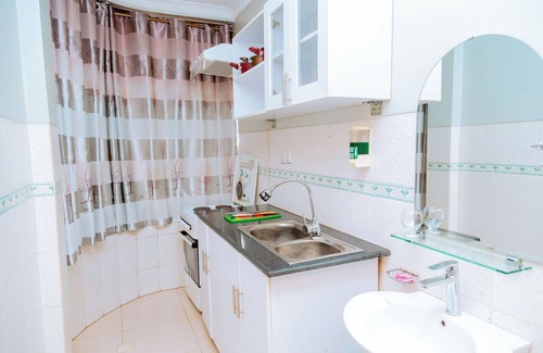 Remera Hotel | Five to Five Hotel