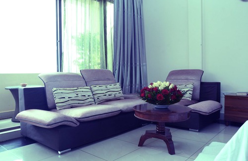 Remera Hotel | Five to Five Hotel