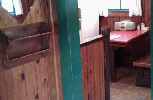 Hot Springs Cabina | FIVE POINTS~LAKE HAMILTON: Cabin#3 ~ 1BR w/Queen Bed, Futon in LR, Full Kitchen, Breakfast "Fixins" Provided, Jetted Tub