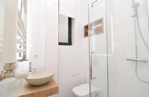 Barrio de La Latina Apartamento | Five Windows to La Latina by Batuecas