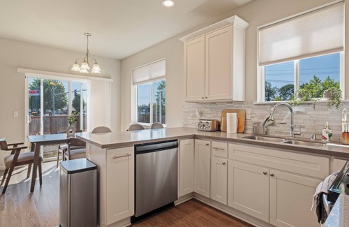 Lakewood Casa | FiveStar Cozy Home Sweet Home