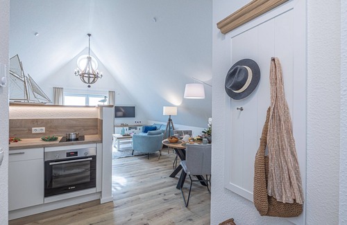 Schleswig Apartamento | Fjord berth 7 - underfloor heating, shower, balcony, garden furniture, desk