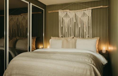 Tromso Apartamento | Fjord Stay with firepit, snowmobile rental and free snowshoes