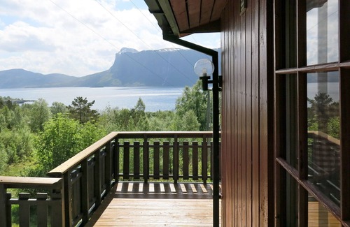 Hyllestad Casa | Fjordperlen by Interhome
