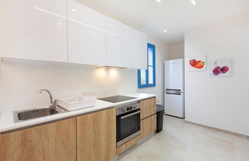 Floriana Apartamento | FL56 - New 3storey House - private entrance & roof