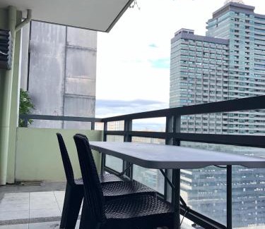 Highway Hills Apartamento | FLAIR 2 Bedroom Unit with Balcony