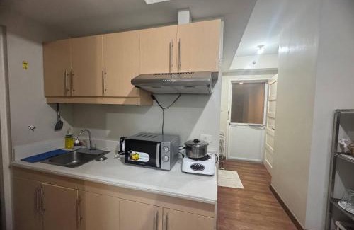 Highway Hills Casa | Flair Towers Condo near MRT Bonifacio and Shaw within Greenfields
