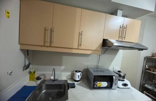 Highway Hills Casa | Flair Towers Condo near MRT Bonifacio and Shaw within Greenfields