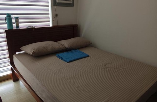 Highway Hills Apartamento | Flair Towers Condo