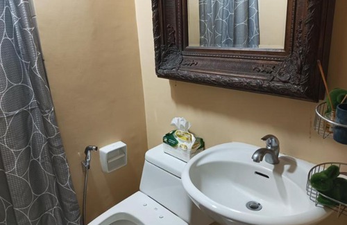 Highway Hills Apartamento | Flair Towers Condo