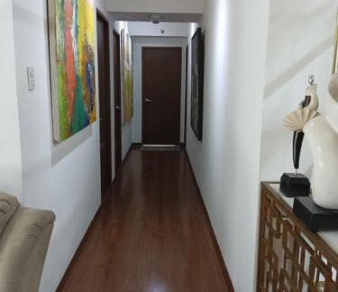 Highway Hills Apartamento | Flair Towers Condo