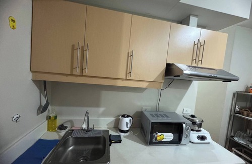 Highway Hills Condominio | Condominio Flair Towers cerca de MRT Bonifacio y Shaw dentro de Greenfields