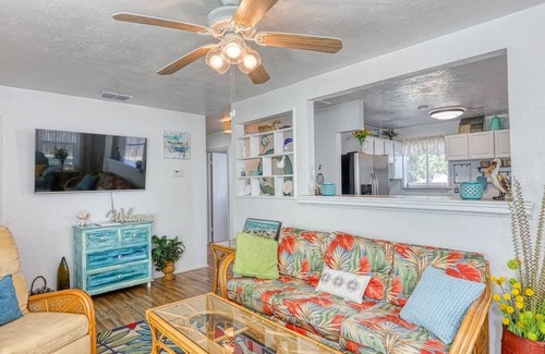 Aransas Pass Cabaña | Flam Buoy! 2/1 cottage w fire pit/giant checkers