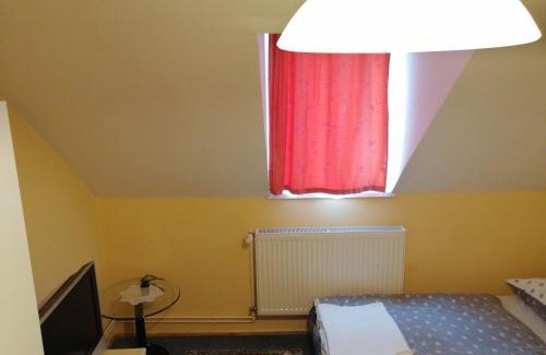 Somlojeno Cama Y Desayuno | Flamingó Étterem Szálláshely