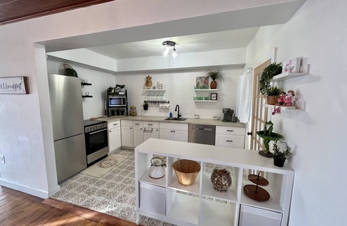 Fort Pierce Casa | Flamingo Inn, Just minutes from Downtown, Markets, Restaurants & Beaches