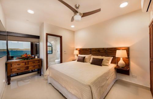 Playa Flamingo Apartamento | Flamingo Marina Cove 617- Oceanfront 3 Bedroom Condo