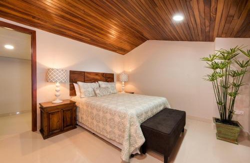 Playa Flamingo Apartamento | Flamingo Marina Cove 617- Oceanfront 3 Bedroom Condo