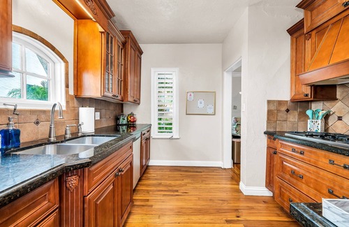 Flamingo Parks Casa | Flamingo Park Gem: Historic Charm!