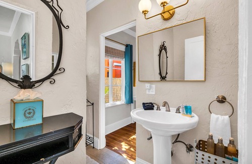 Flamingo Parks Casa | Flamingo Park Gem: Historic Charm!