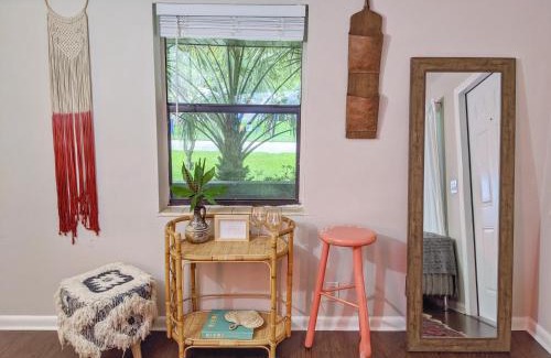 Edgewood Casa | Flamingo Place - 3 bedroom - 2 bath - King bed - Next to LMC